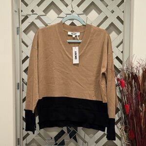NWT - DKNY camel and black color-block V-neck sweater. Size S